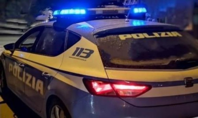 Ubriaca non si ferma allo stop degli agenti: inseguita e denunciata