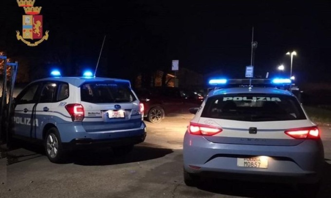 Si fa prestanome di oltre cento veicoli: denunciato nigeriano dalla Polizia di Stato