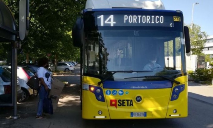 Bus arriva al capolinea ma non vuole scendere perchè ubriaco: sanzionato