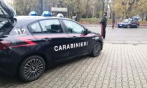 Prima di un controllo tentano la fuga e speronano un'auto ferendo due carabinieri: arrestati