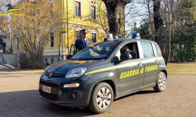 Tenore di vita troppo elevato rispetto a quanto denunciato: sequestrati beni per oltre un milione e duecento mila euro