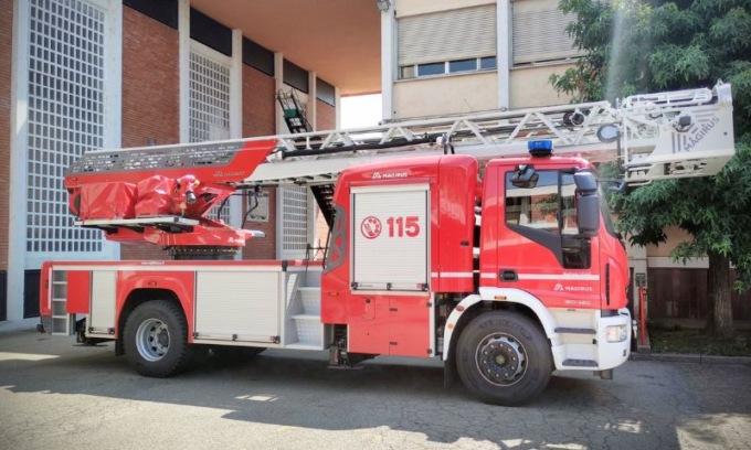 Fiamme nel locali interrati di un condominio