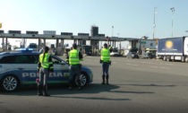 Controlli nelle Autostrade: scoperti automobilisti con targhe false e documenti contraffatti