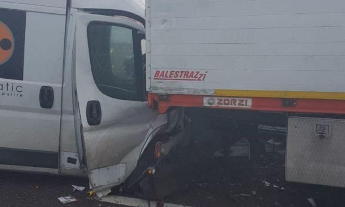 Giornata tragica in A22: oltre cento i mezzi coinvolti in due incidenti. Morto un camionista