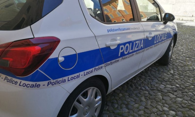 Inseguimento per le vie del centro cittadino: denunciato ragazzo 20 enne che circolava su un motociclo rubato