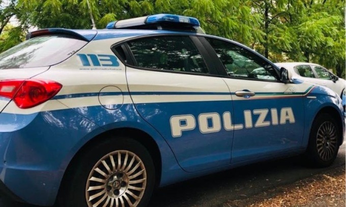 Tenta di rubare un motociclo, ma è sorpreso dalla Polizia di Stato