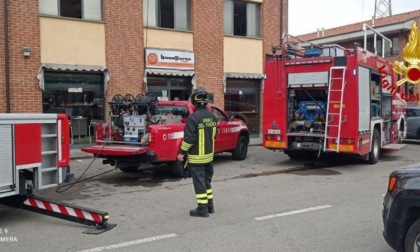 Incendio nella cucina di un bar in via Indipendenza