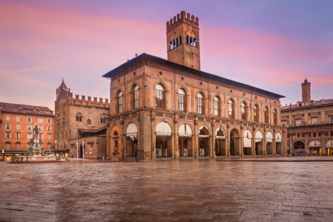Tra borghi, città e buon cibo, questo promette un road tour in Emilia-Romagna