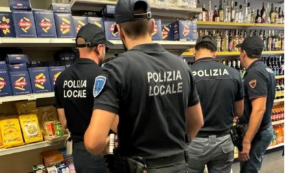 Controlli di Polizia Locale e Polizia di Stato sugli esercizi commerciali