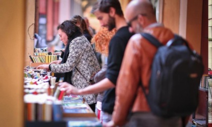 Via Canalino si trasforma nella "Via dei libri"