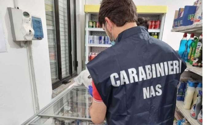 Carabinieri Nas Parma: carenze igieniche e sporco vetusto in due controlli nel modenese