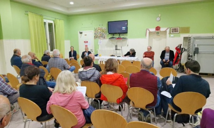 Nuova antenna telefonica in via Ancora: nessuna decisione dopo l’incontro pubblico