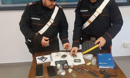 Hashish e cocaina a casa di un giovane pusher