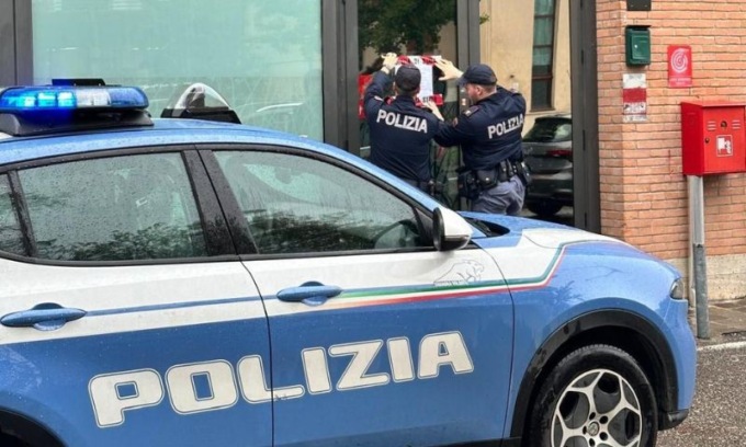 Furto aggravato in un ristorante: due arresti della Polizia di Stato