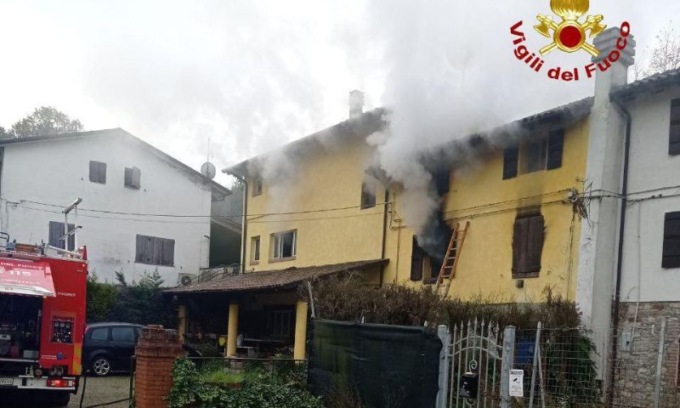 A fuoco un’abitazione: è parzialmente inagibile