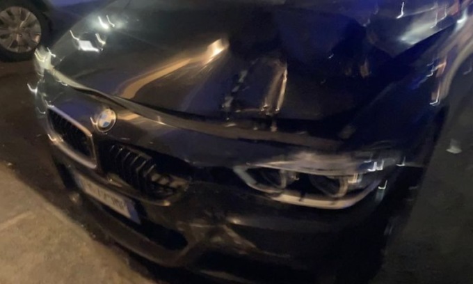In via Morane urta con l’auto mezzo Hera e poi fugge: denunciato dalla Polizia locale