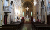 È sorpresa a rubare in chiesa: arrestata