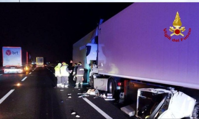 Sull’Autostrada A1 scontro tra due camion: grave un 33 enne