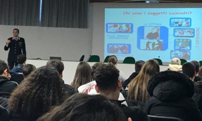 “La cultura della legalità” al centro di un dibattito tra giovani studenti e Carabinieri