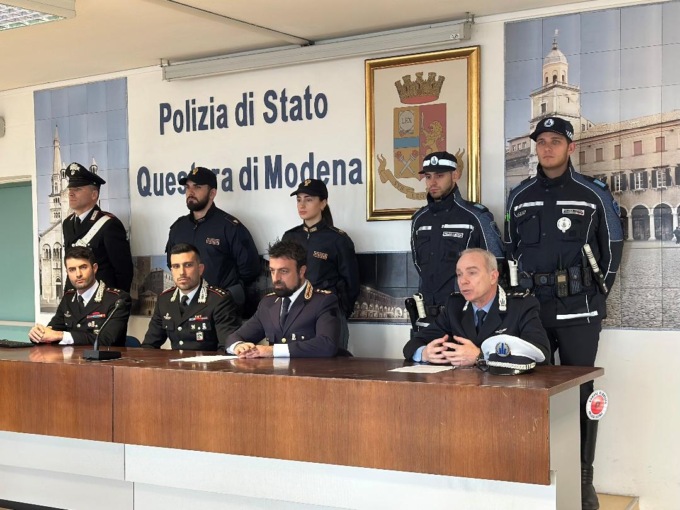 Cinque minorenni accusati di rapina aggravata e lesioni