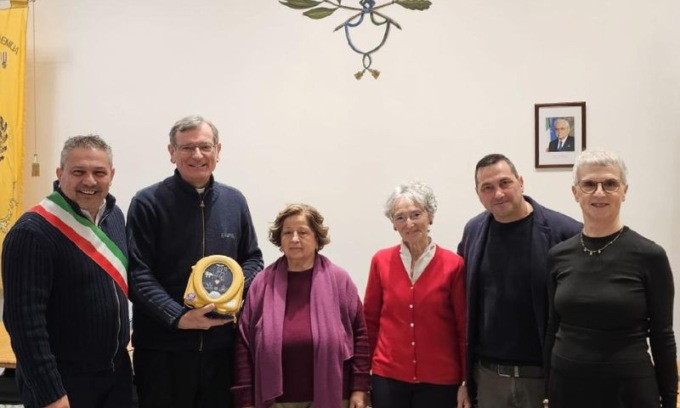 Un defibrillatore per la parrocchia di Castelfranco