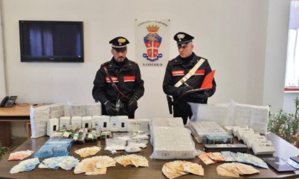 Sequestrati oltre 50 kg di hashish e un chilogrammo e mezzo di cocaina