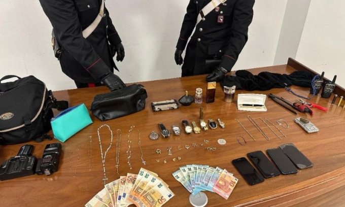 Ladri di appartamento arrestati dai Carabinieri