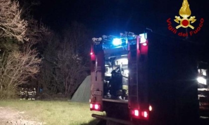 Liberato un daino rimasto impigliato in un grosso telo