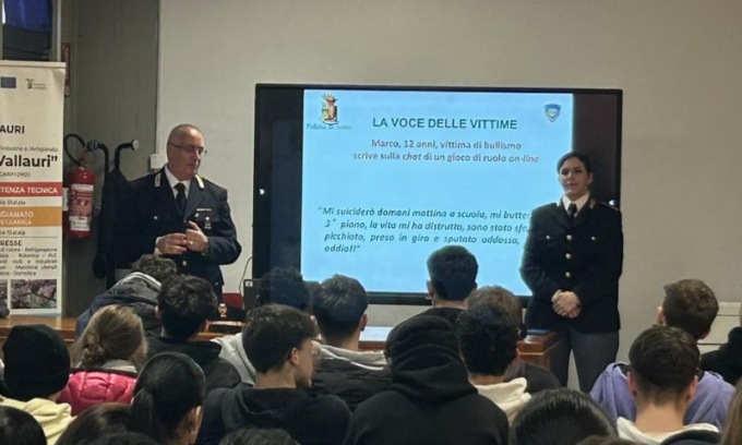 La Polizia di Stato in classe con gli studenti dell’Istituto Professionale Vallauri di Carpi