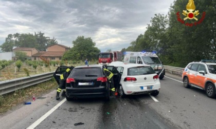 Scontro frontale tra auto e camion: morto un 47enne