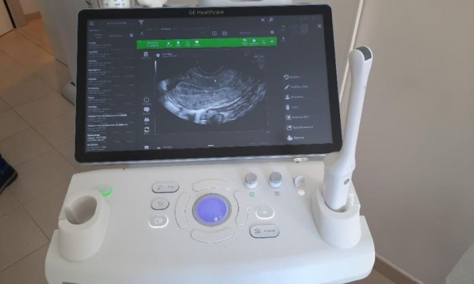 Consegnato l’ecografo donato da Modena Aiutiamoci