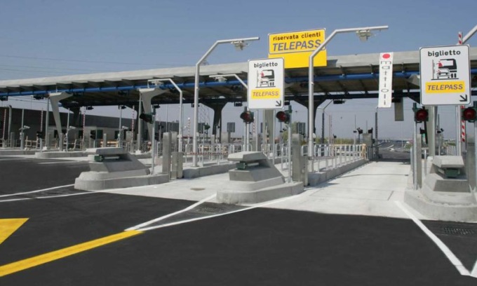 Autostrada Milano – Napoli: lavori notturni tra A1 e allacciamento A22