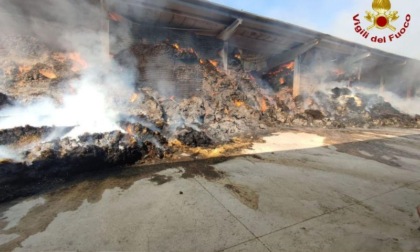 Incendio devasta il fienile del Caseificio Chiletti