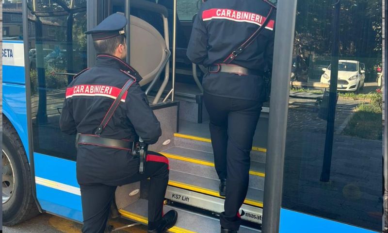 Controlli straordinari dei Carabinieri a bordo dei bus