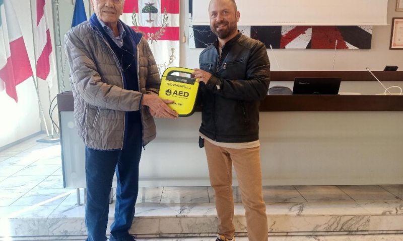 Da Team Enjoy un defibrillatore per il circolo Cibeno Pile