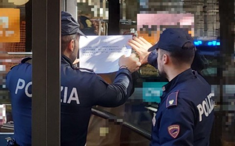 “Daspo willy” per otto persone per rissa in un bar