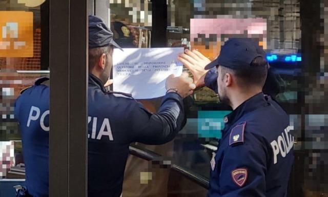 “Daspo willy” per otto persone per rissa in un bar