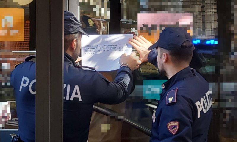 “Daspo willy” per otto persone per rissa in un bar