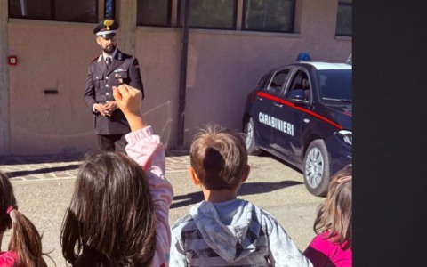 I Carabinieri incontrano gli alunni dell’Istituto Comprensivo “Montecuccoli