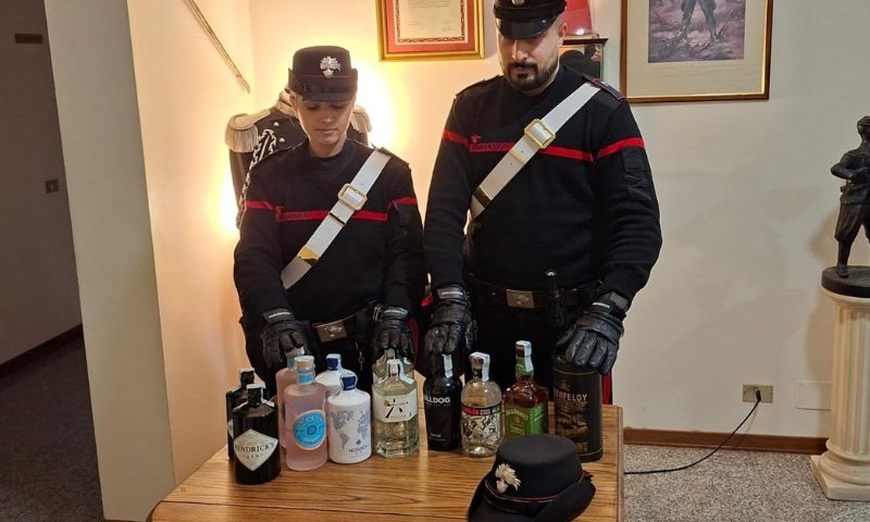 Tenta furto in un ipermercato: recuperato il bottino