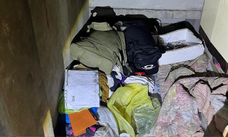 Occupa abusivamente uno struttura pubblica: allontanato