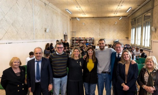 Greg Paltrinieri e l’assessora regionale allo sport Frisoni ospiti del Tassoni