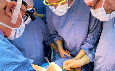 Contro l’incontinenza urinaria femminile eseguita una rivoluzionaria terapia