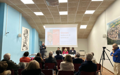 Migranti, Costi (PD): “Lingua, lavoro, scuola e sport: così si costruisce integrazione. La sicurezza è competenza del Governo, sindaci non siano lasciati soli”