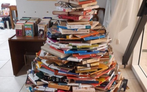 AVO ha donato 150 libri alla Tana della Lettura, la Biblioteca del Policlinico