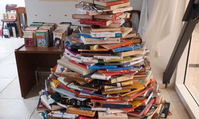 AVO ha donato 150 libri alla Tana della Lettura, la Biblioteca del Policlinico