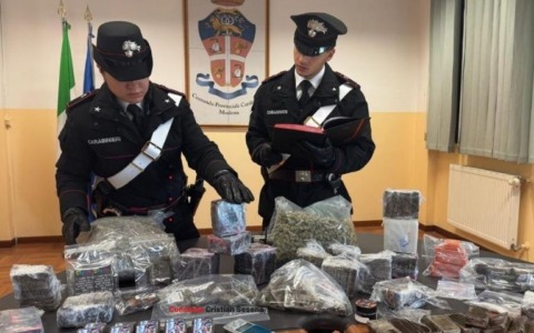 Maxi sequestro di sostanza stupefacente nell’abitazione di un carpigiano