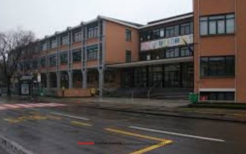 Condanne unanime dopo il ritrovamento di scritte sessiste nei bagni del Fermi