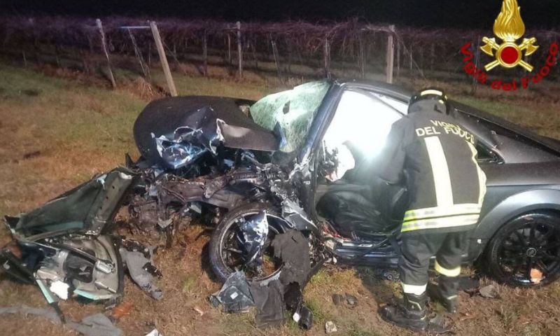 Scontro tre due auto sulla Romana sud: grave un uomo di 55 anni