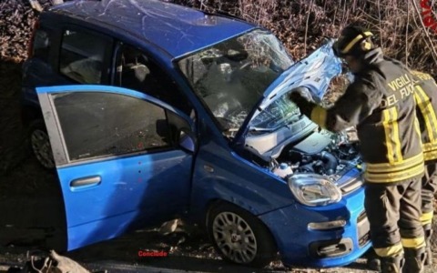 Va contromano sulla Modena – Sassuolo  e provoca un incidente frontale